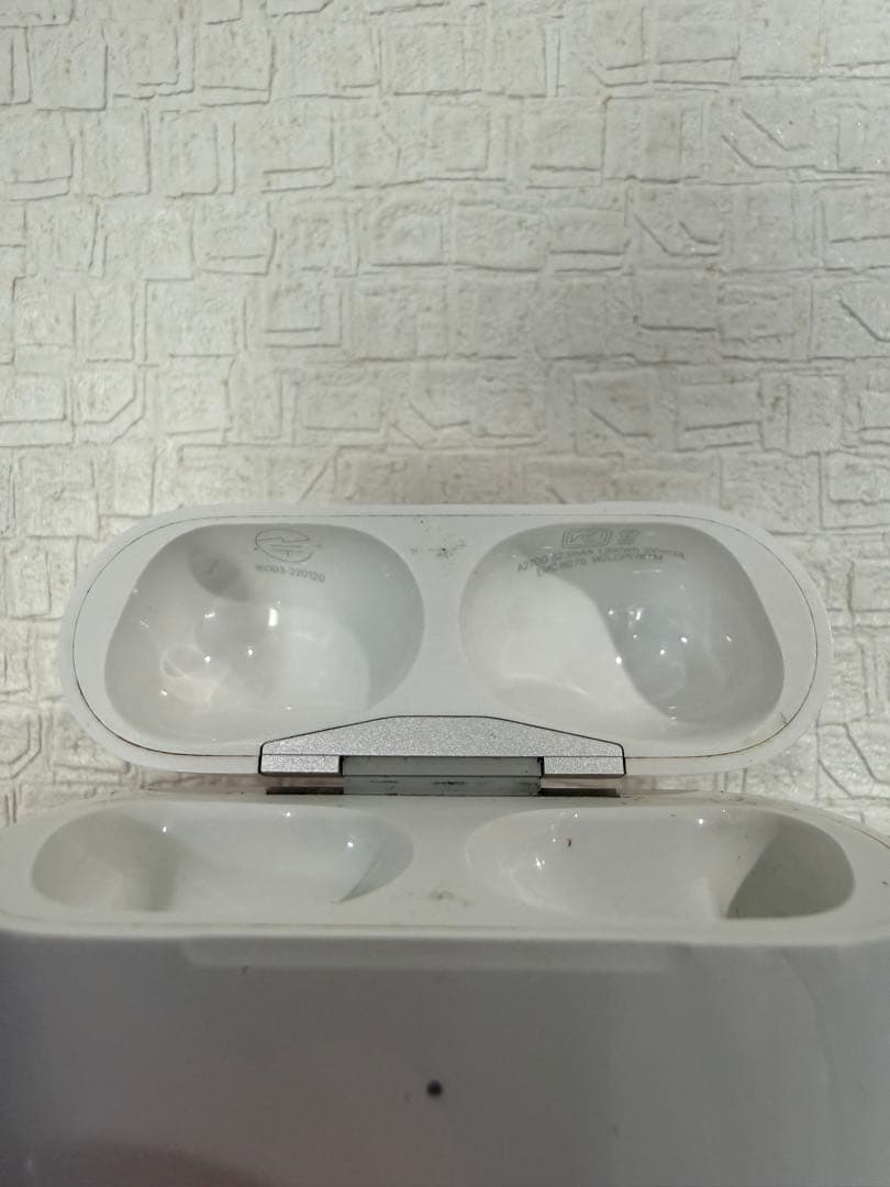 AirPods本体 lightningポート