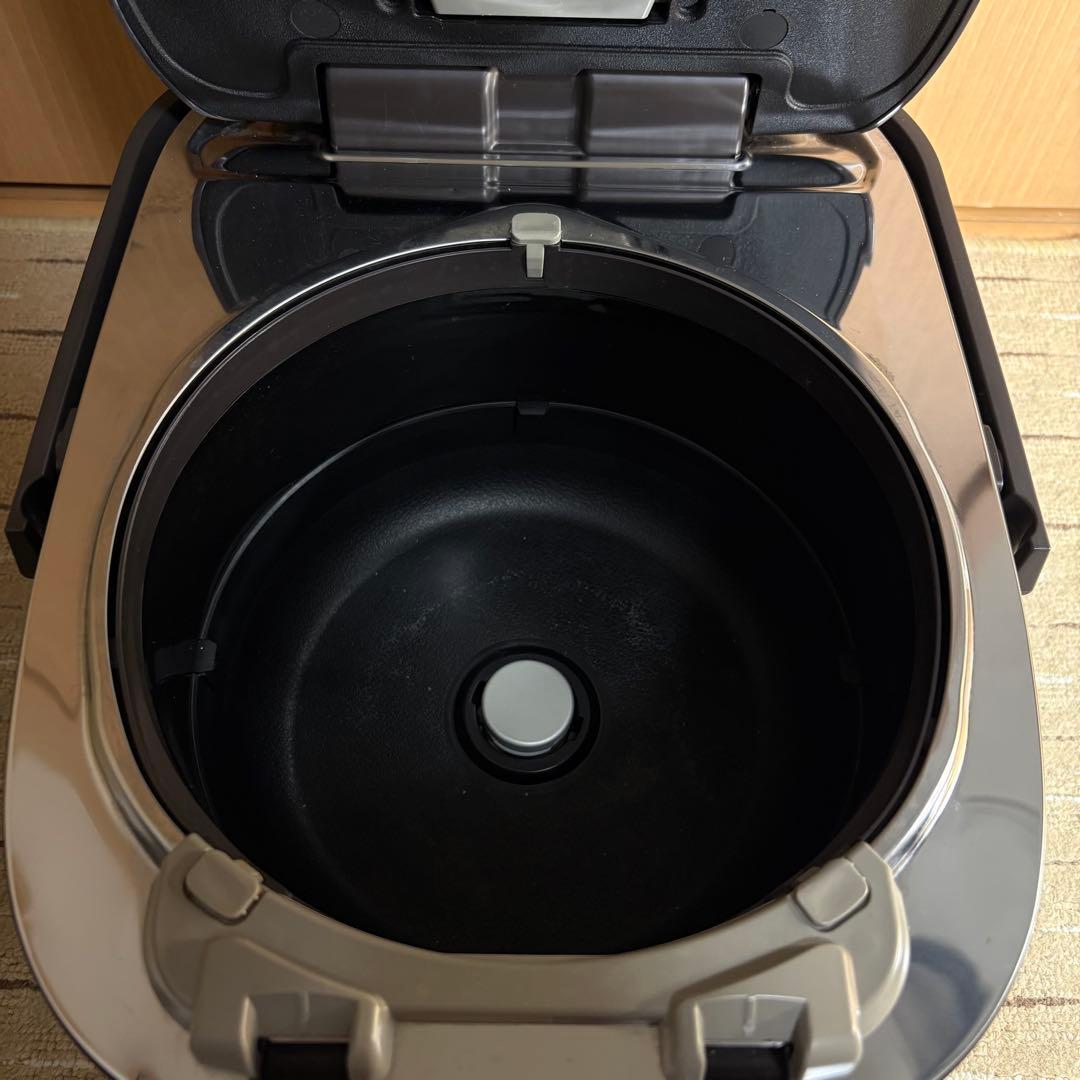 【美品】2023年製Panasonic SR-MPA10E2 炊飯器5.5合炊