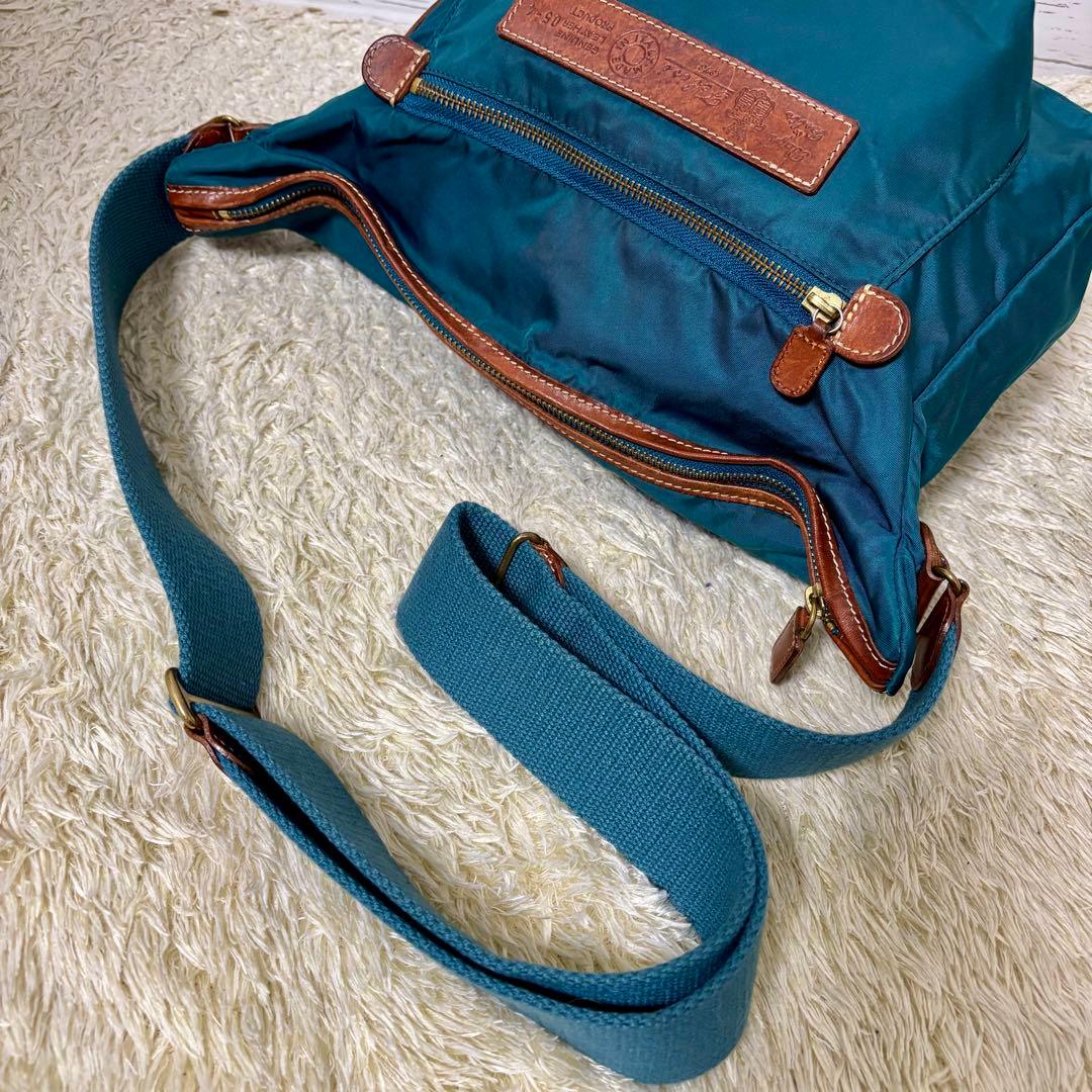 最終値下フェリージ ショルダーバッグ 斜め掛け　ナイロン レザー 05/4希少色