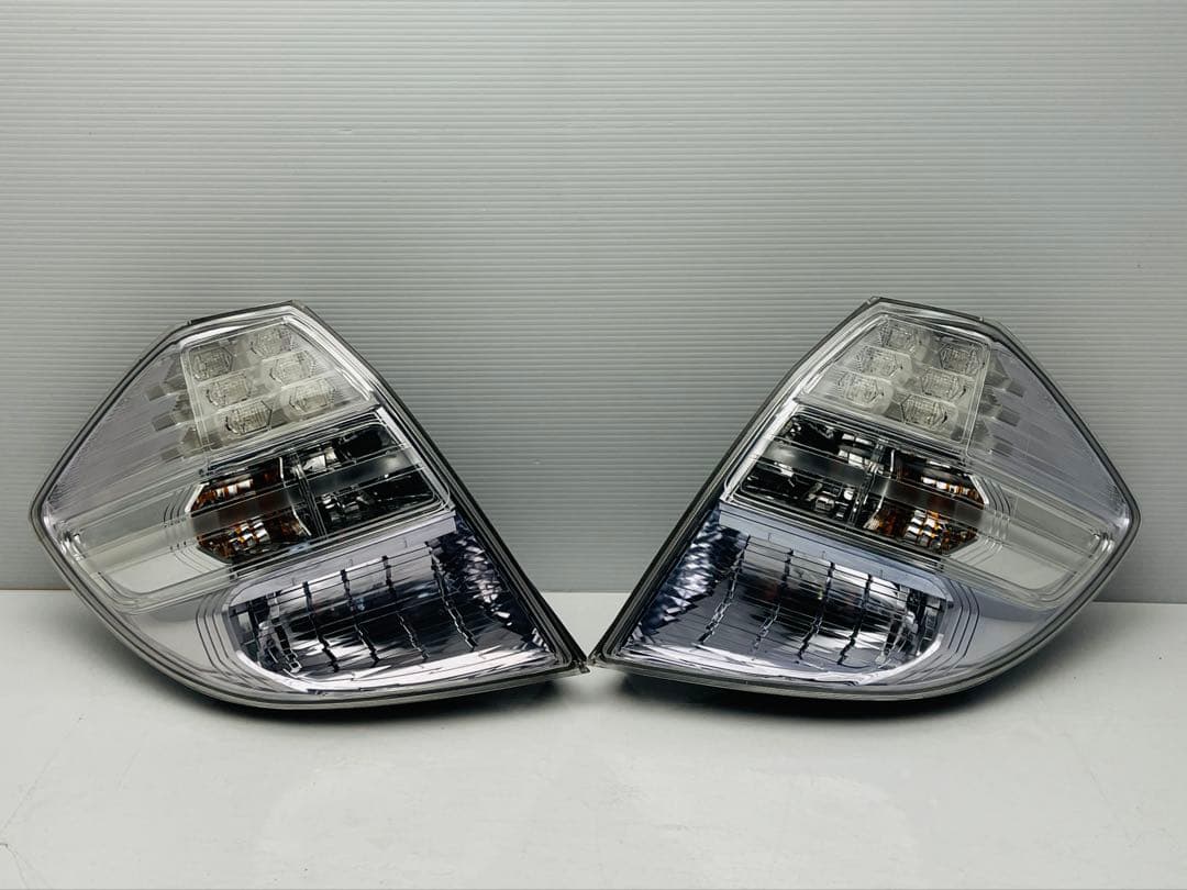 フィット ハイブリッド LED テールライト テールランプ P9883