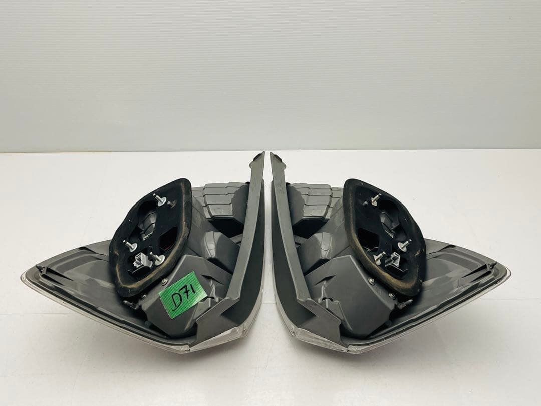 フィット ハイブリッド LED テールライト テールランプ P9883