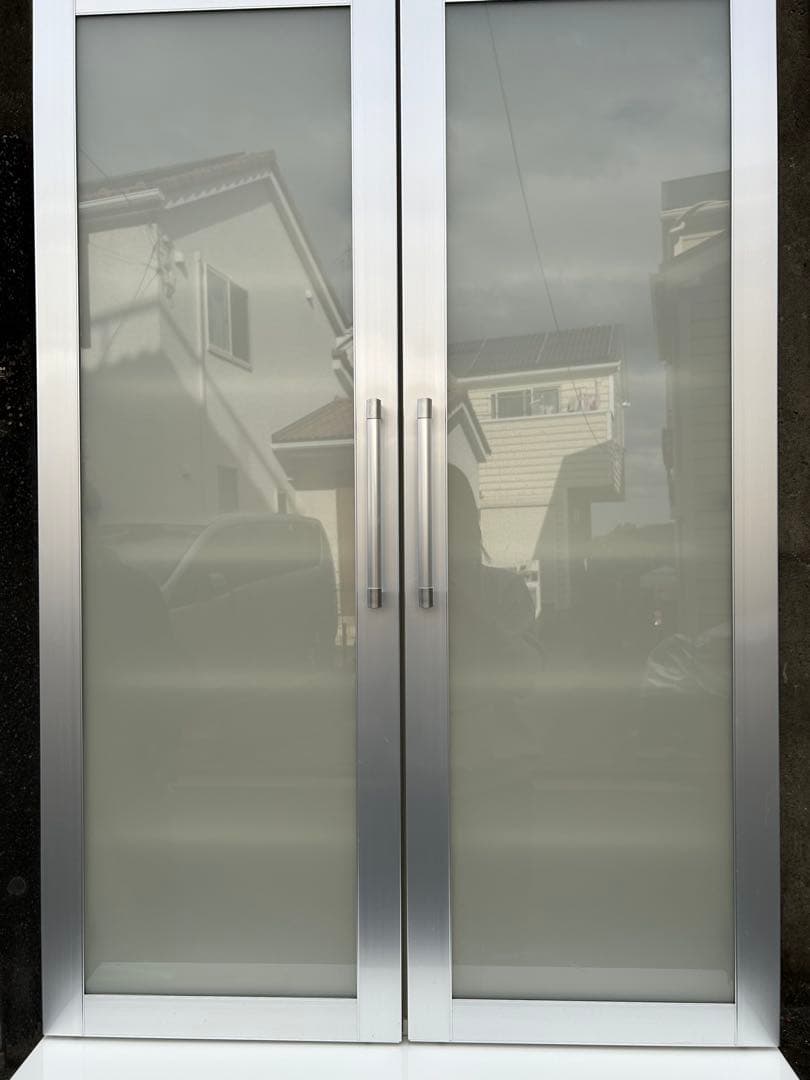 Pamouna (パモウナ) 2枚扉食器棚 ホワイトシルバー ソフトクローズ