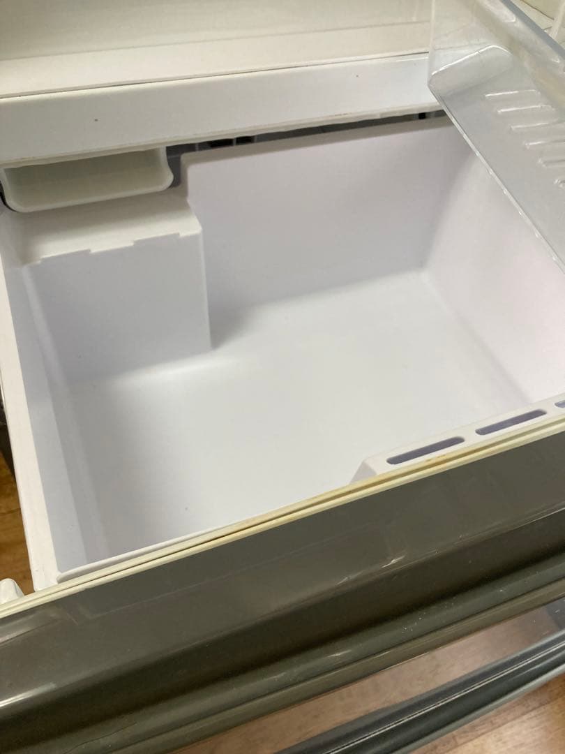 シルバー 3ドア冷蔵庫　272L