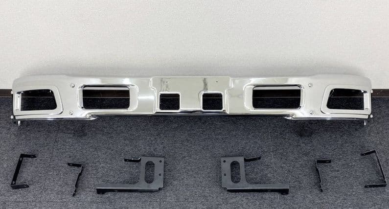 いすゞ 07エルフ標準ローキャブ フロントバンパーブラケット＆メッキフォグカバー