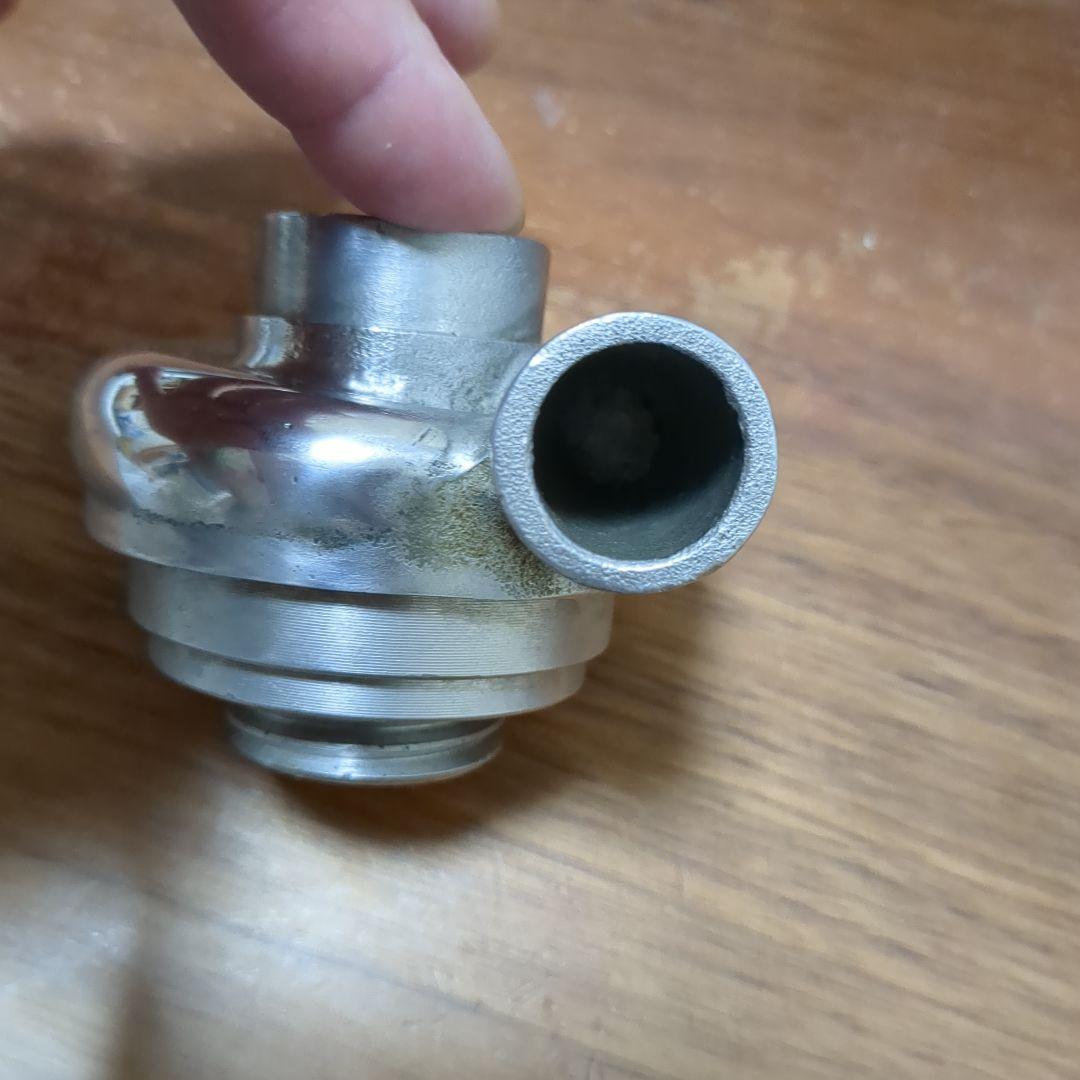 ヴェルサイド　オイルフィラーキャップ　日産　GT-R