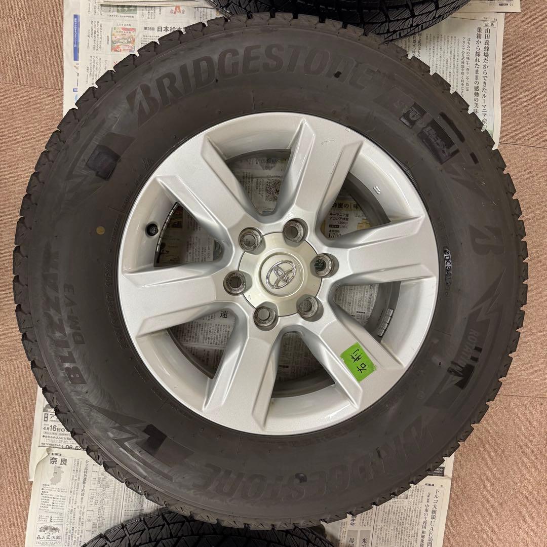 プラド150 純正17インチ BLIZZAK DM-V3 265/65R17