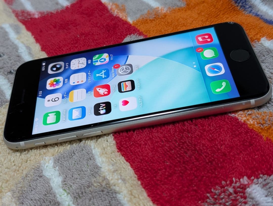 iPhone SE3 SIMフリー 本体 64GB 第三世代 スターライト