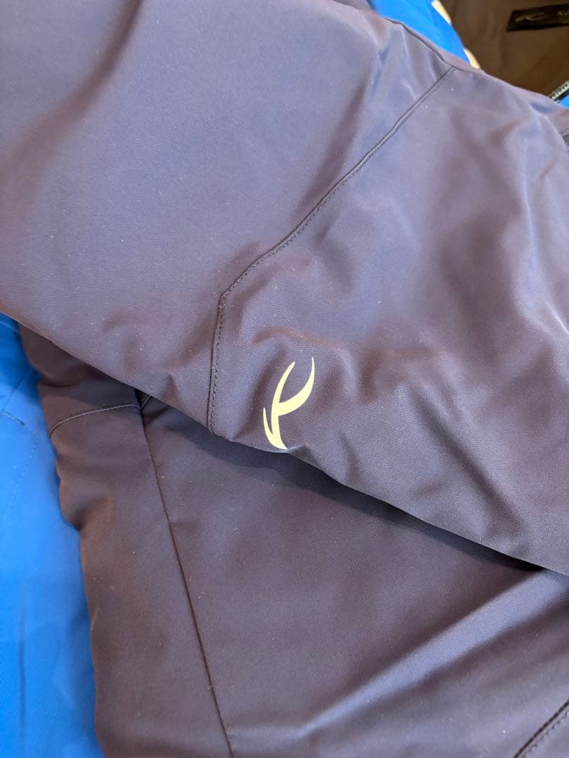 最終値下げ　KJUS スキーウェア 子ども用 164サイズ