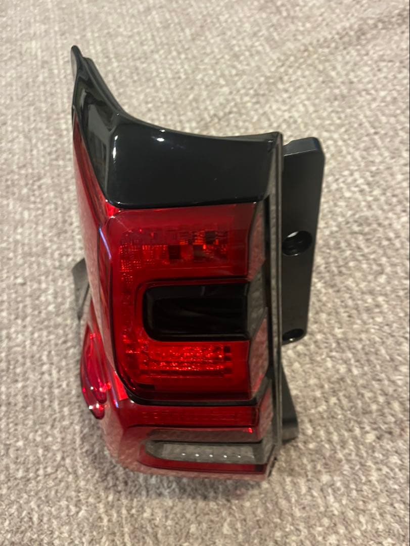 ランドクルーザープラド 150後期　純正　左右テールランプ