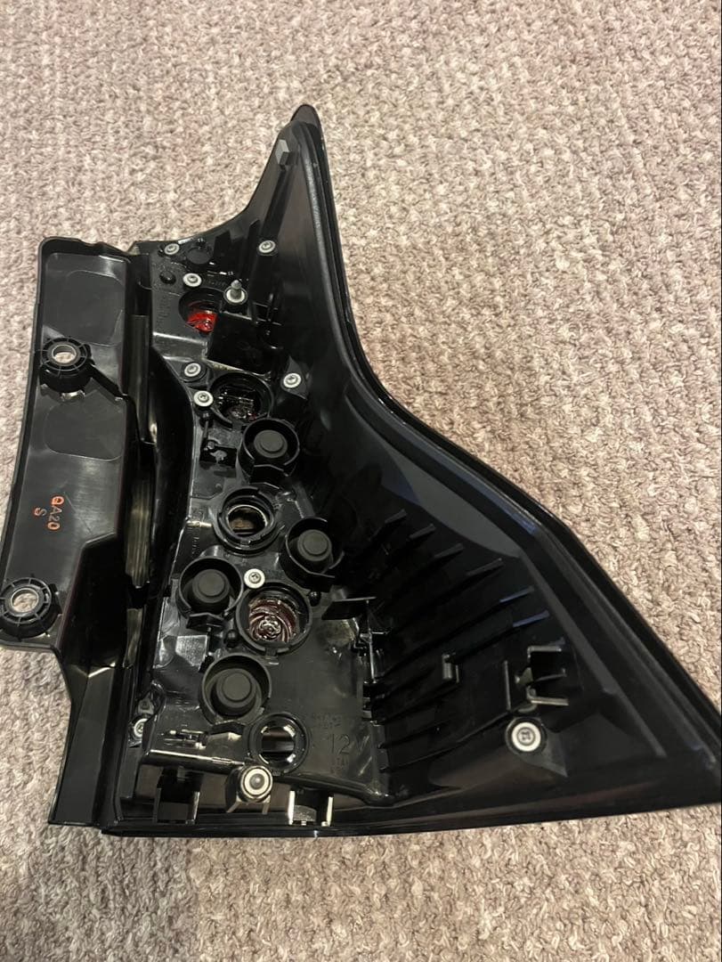 ランドクルーザープラド 150後期　純正　左右テールランプ