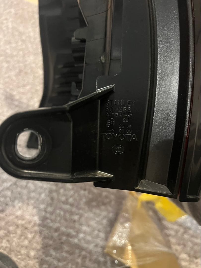 ランドクルーザープラド 150後期　純正　左右テールランプ