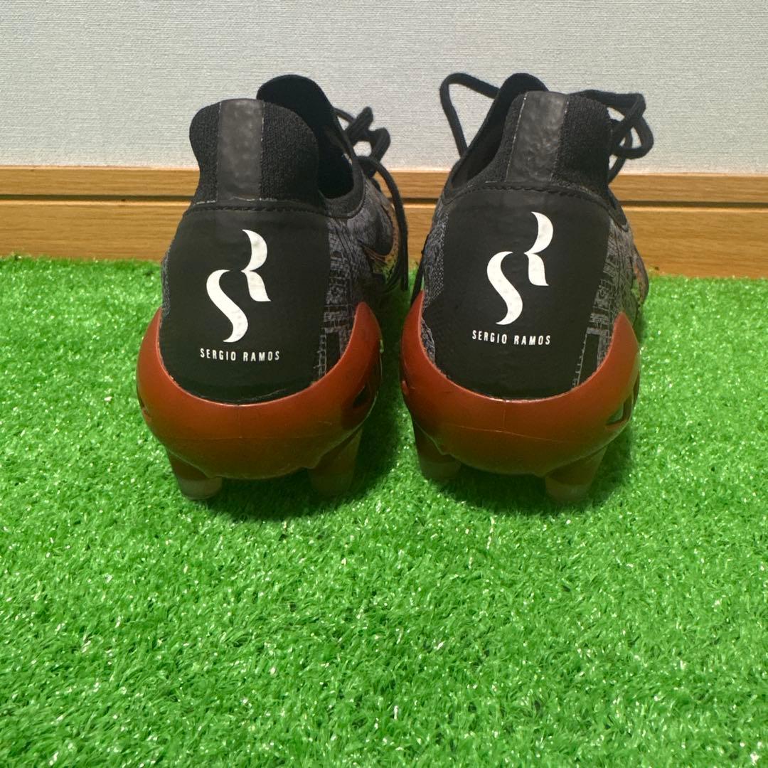 セルヒオ・ラモスミズノモレリアネオIIIβ