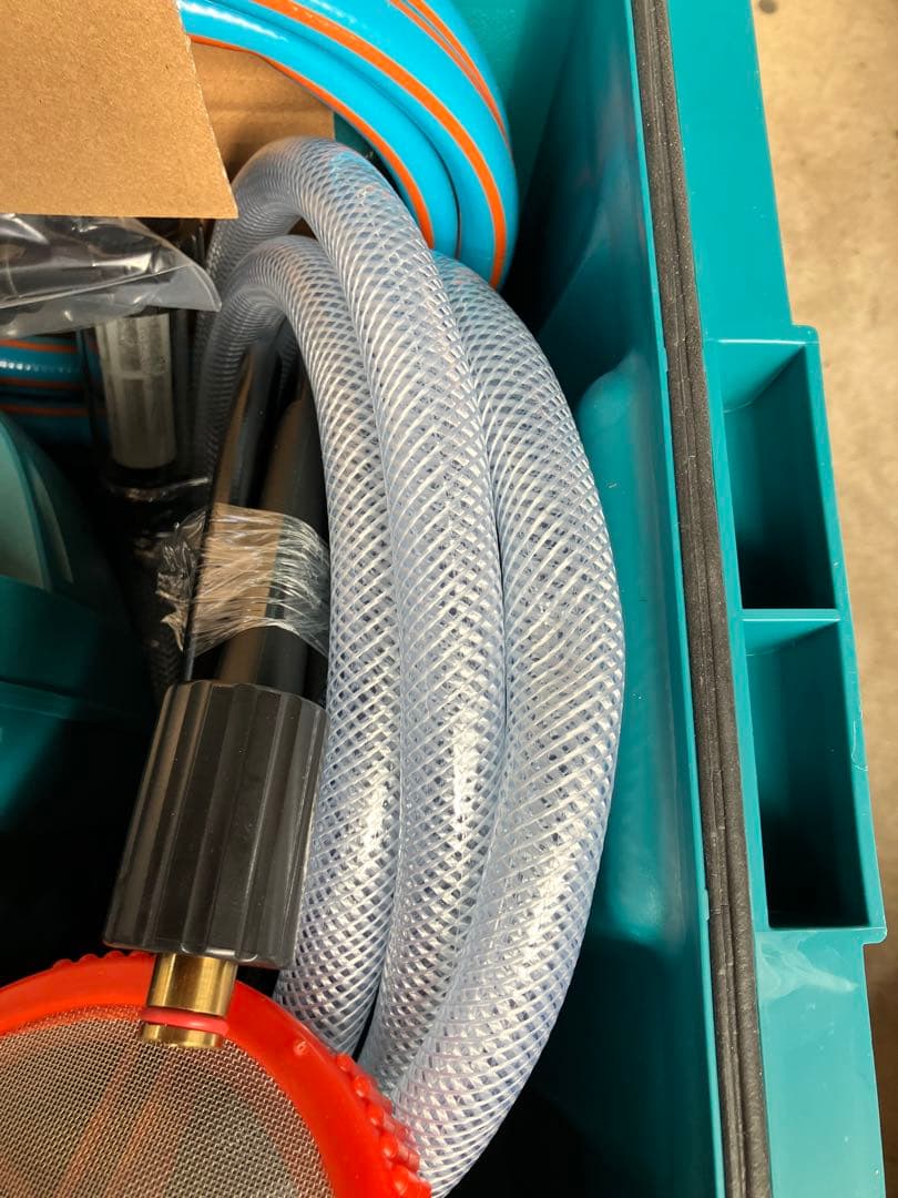 マキタ　充電式高圧洗浄機　MHW080DZK