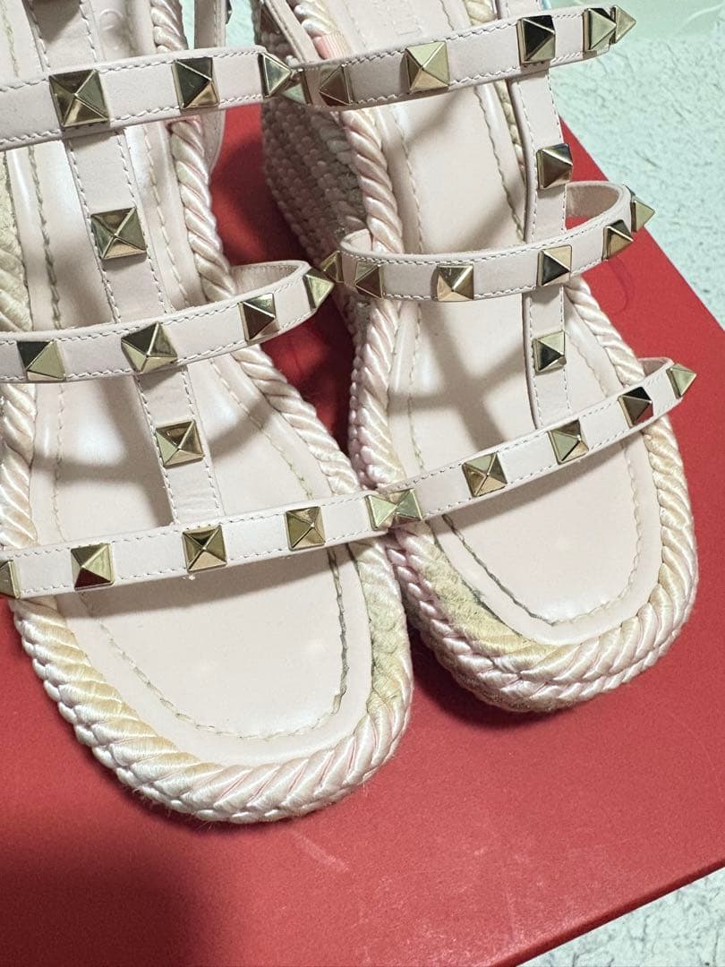 ♡様取り置き専用 VALENTINO スタッズ付きピンクサンダル