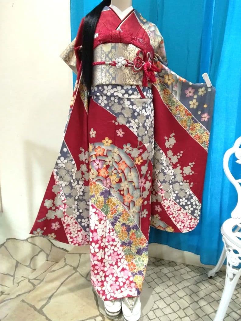 振袖フルセット、正絹、成人式、重ね衿帯揚げ帯締め、西陣袋帯、襦袢、岩田専太郎落款