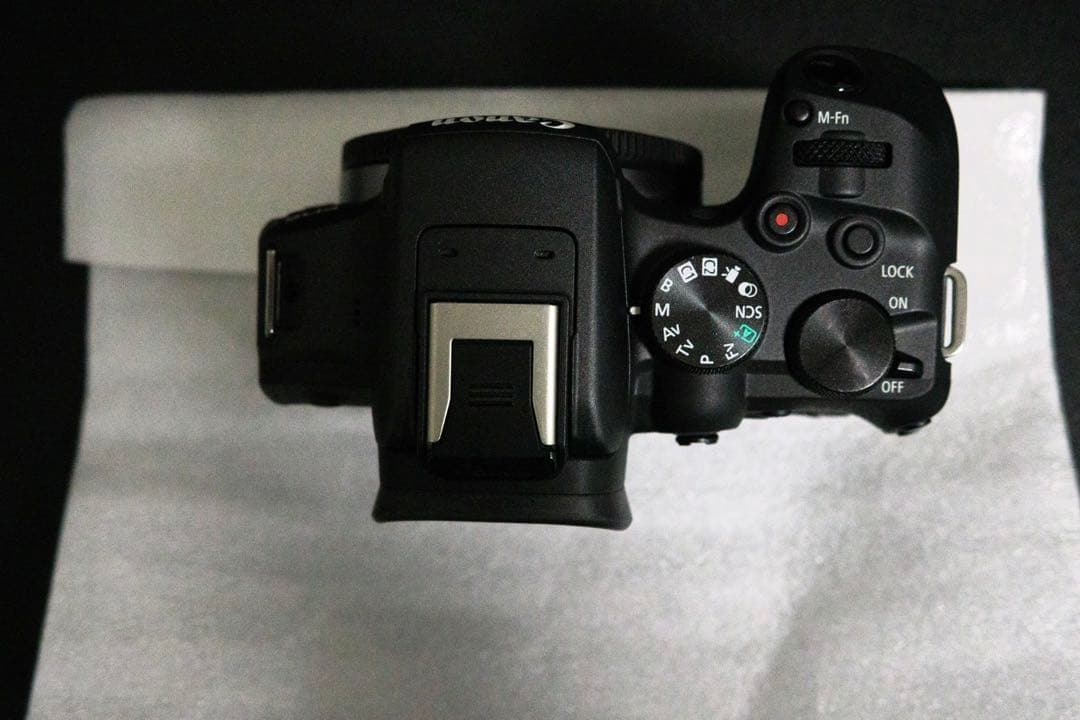 【美品】Canon EOS R10 ミラーレス一眼 本体