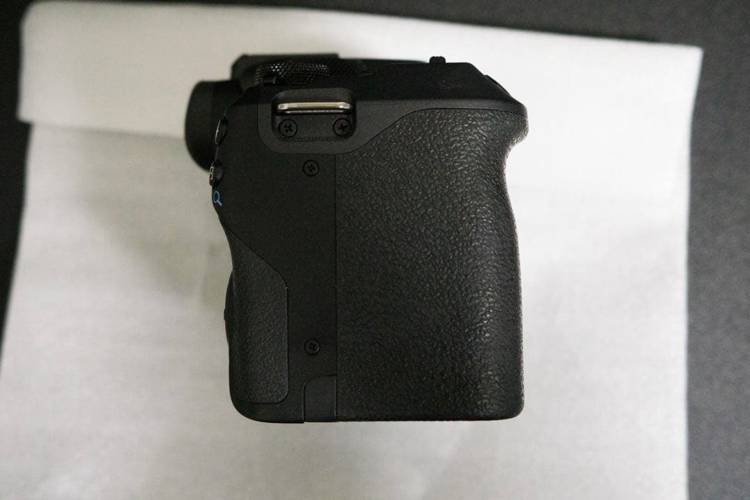 【美品】Canon EOS R10 ミラーレス一眼 本体