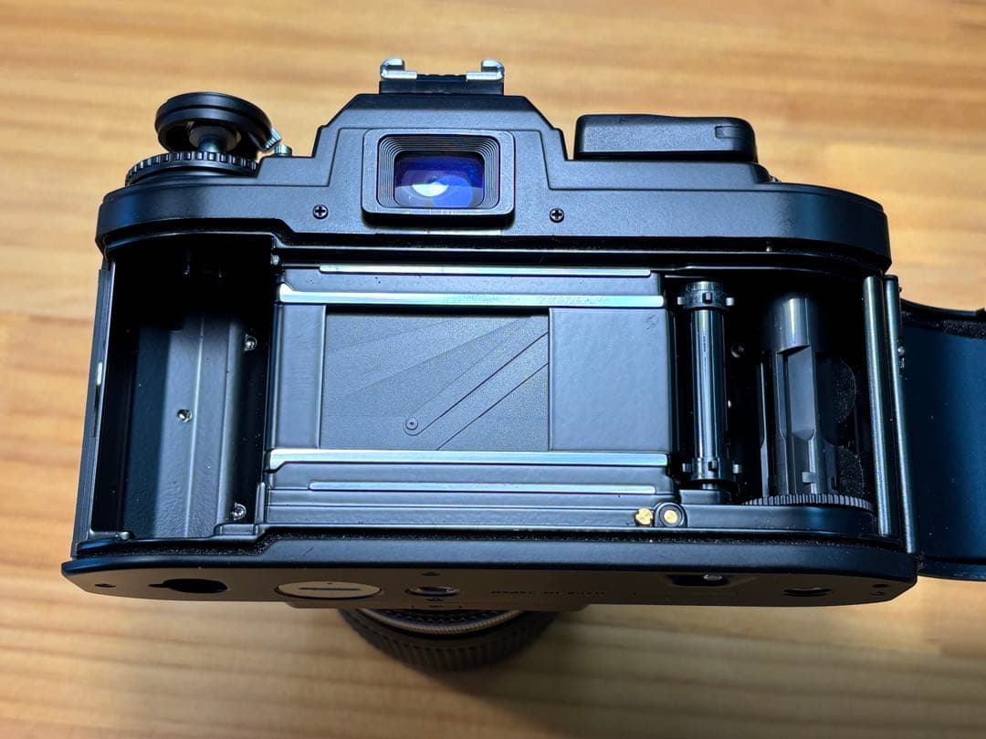 Nikon FGフィルム一眼レフカメラ NIKKOR35ー105ズームレンズ付き