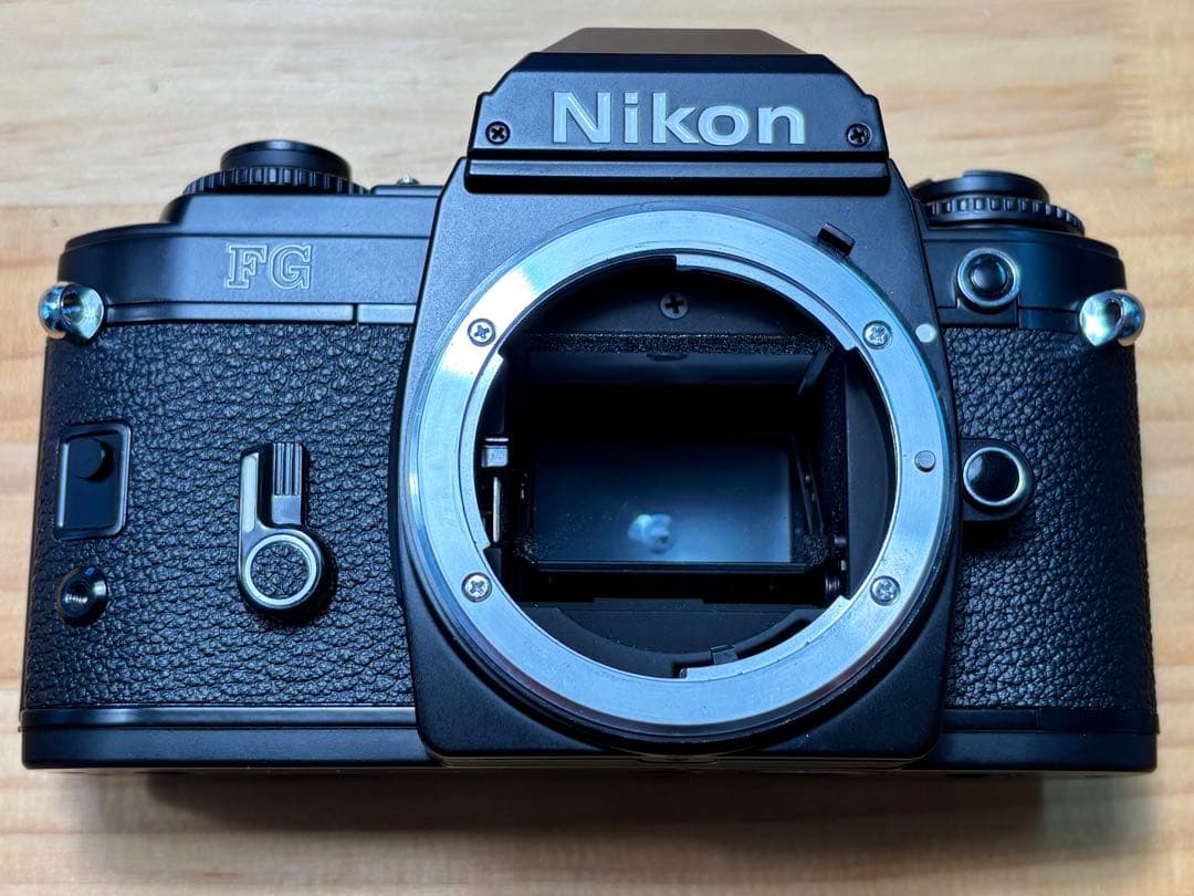 Nikon FGフィルム一眼レフカメラ NIKKOR35ー105ズームレンズ付き