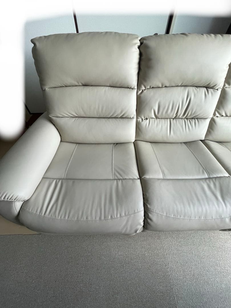 3人用電動合皮テーブル付きリクライニングソファ Nビリーバ　Nシールド