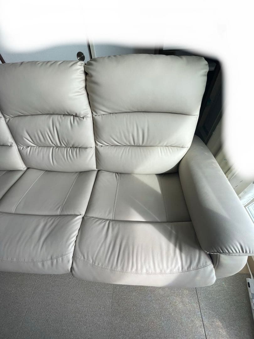 3人用電動合皮テーブル付きリクライニングソファ Nビリーバ　Nシールド