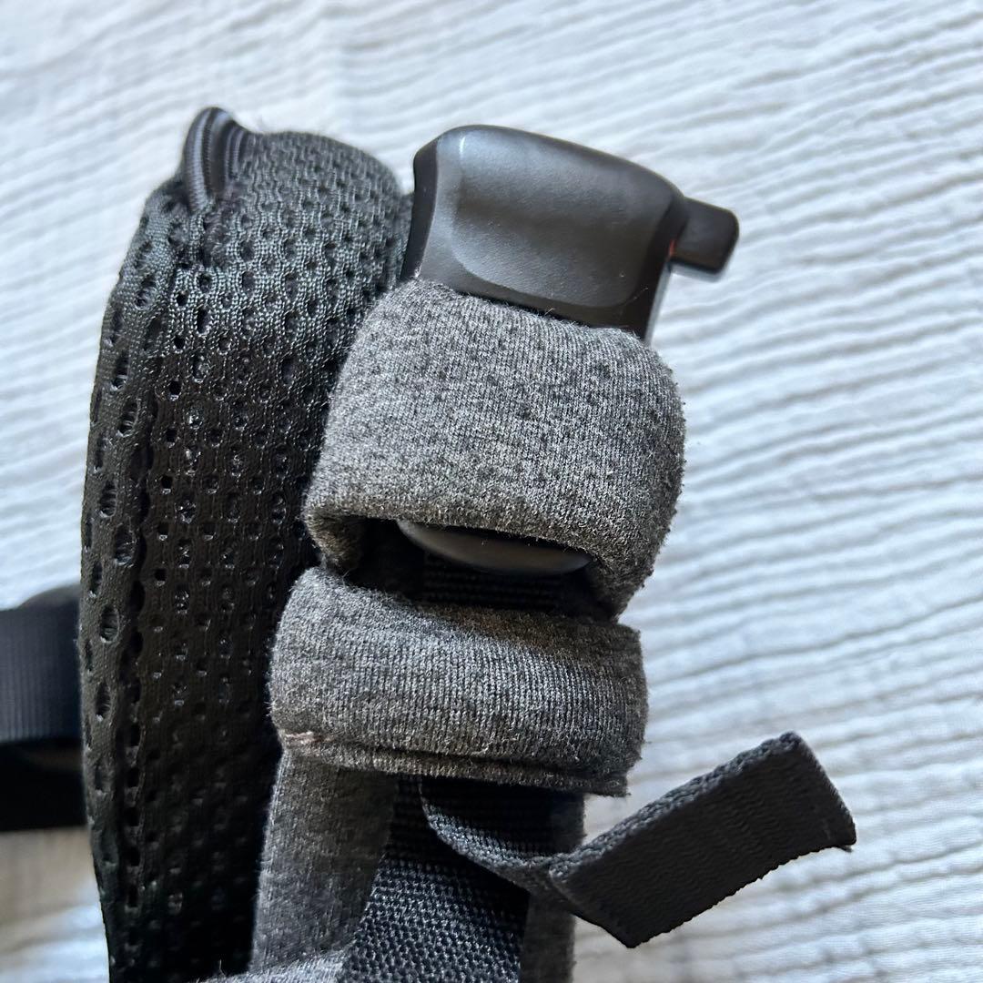 ハーモニー 抱っこ紐　ベビービョルン ブラック 黒 メッシュ よだれカバー付き