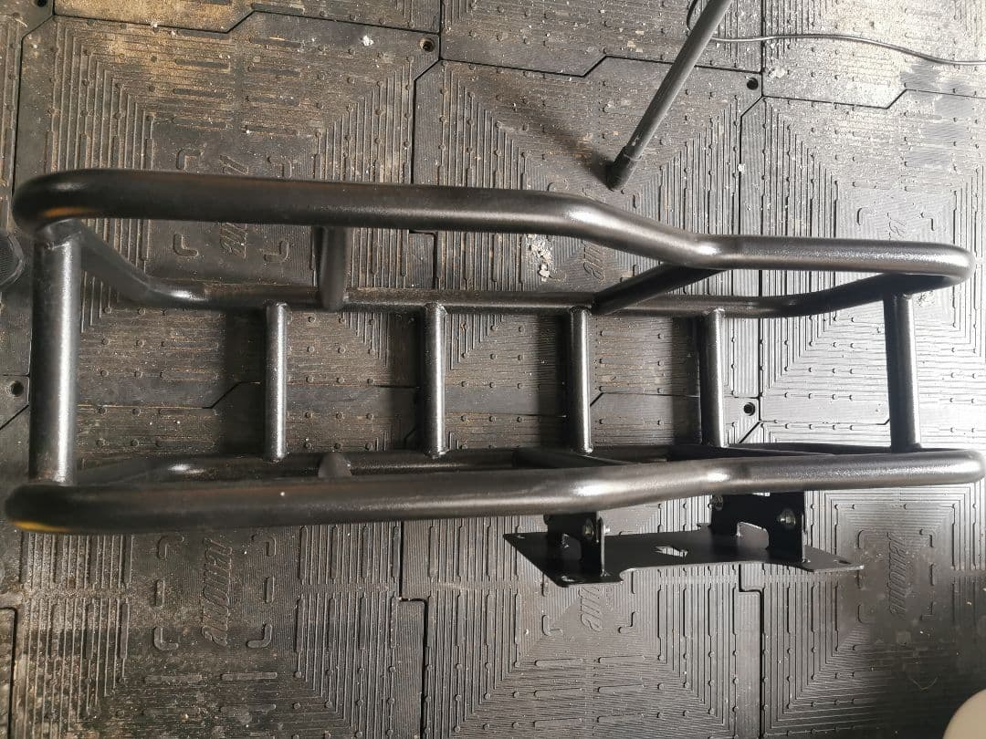 ジムニーJB64・ジムニーシエラJB74専用　リアゲート用キャリアラック　中古
