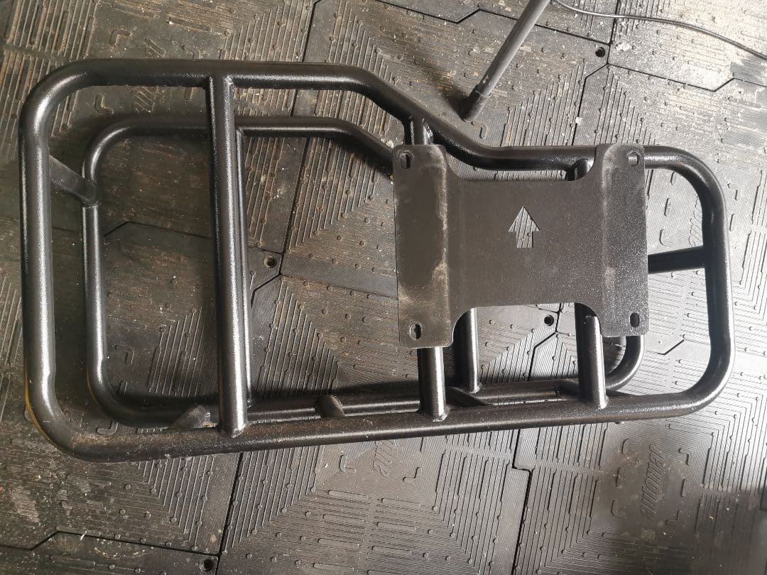 ジムニーJB64・ジムニーシエラJB74専用　リアゲート用キャリアラック　中古