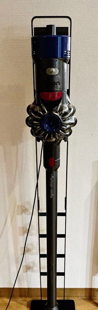 Dyson V8 Fluffy Plus ダイソン LEDヘッド付 スタンド付
