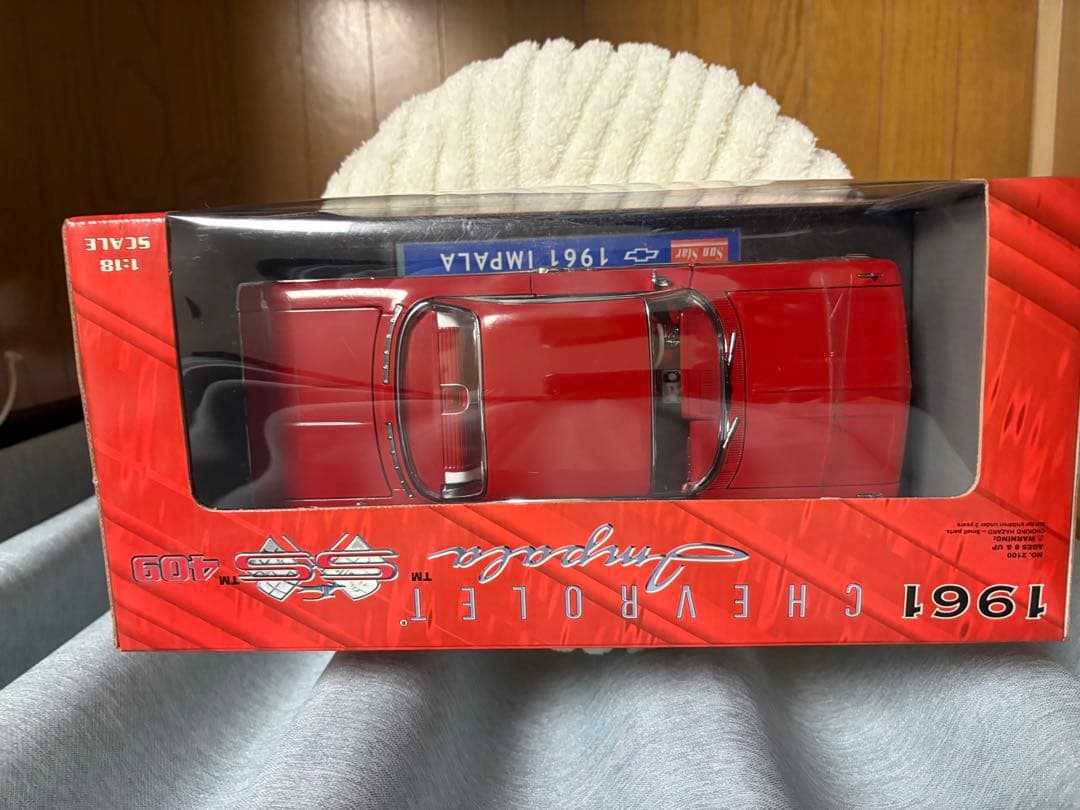 サンスター 1/18スケール 1961 シボレー インパラ SS 409