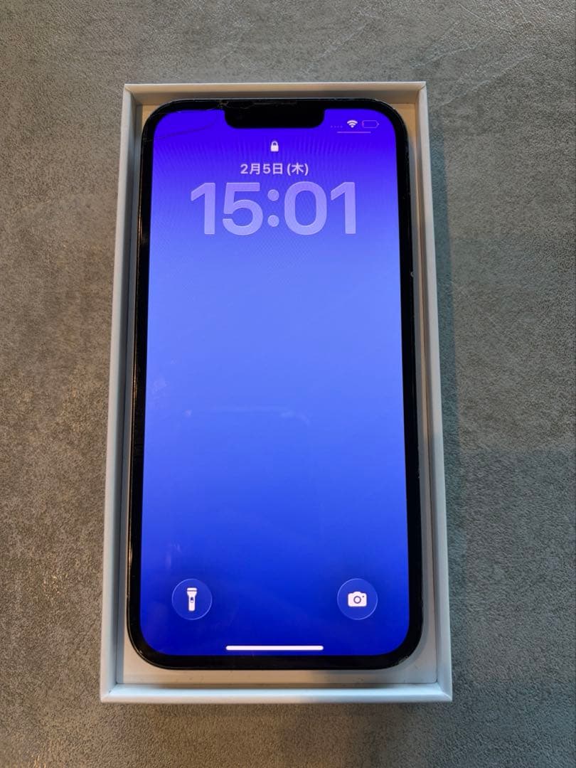 Apple iPhone 13 ブラック　ミッドナイト本体　1m充電ケーブル付き