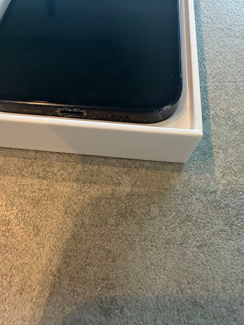 Apple iPhone 13 ブラック　ミッドナイト本体　1m充電ケーブル付き