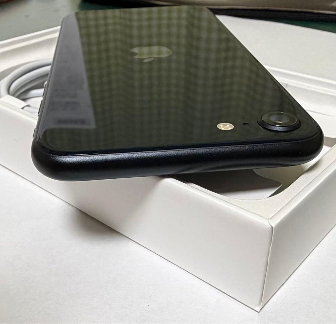 【美品】iPhoneSE（第３世代） 64GB