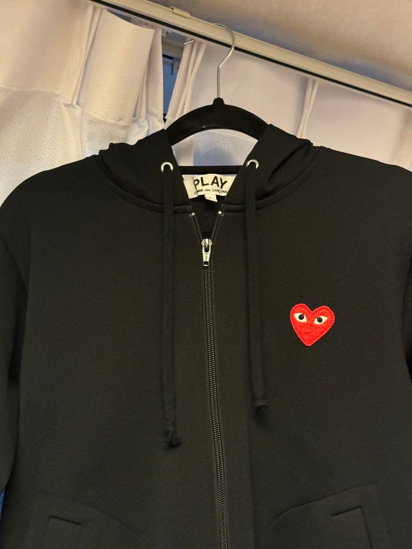 PLAY コムデギャルソン パーカー黒