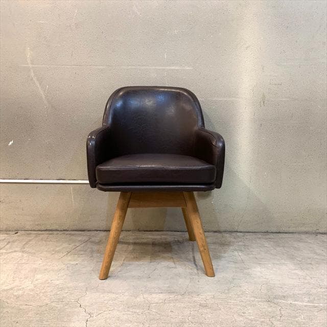 ウニコのピーヴォチェア