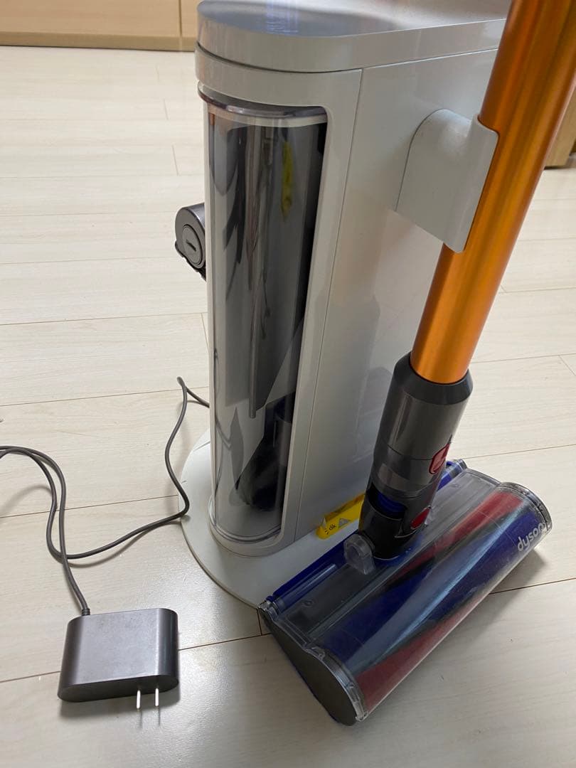 Dyson ダイソンSV12本体とアタッチメントセット　ジャンク品