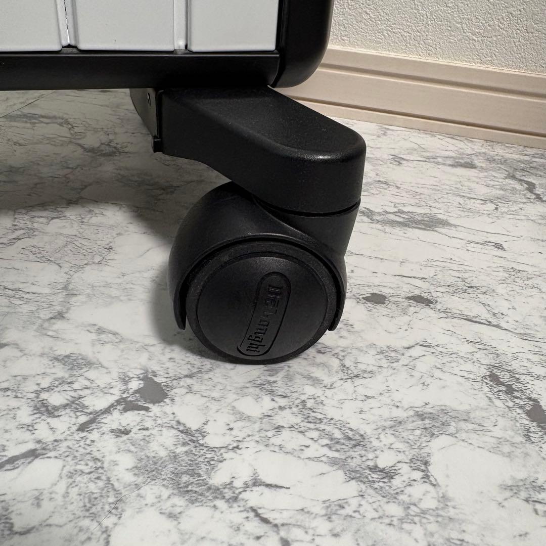 美品✨除菌済み✨リモコン付き　デロンギ　ヒーター　ブラック　MDHU15-BK