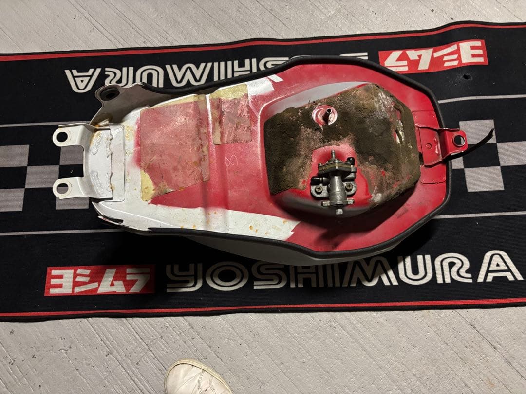 送料込 SUZUKI GSX-R400R GK76A ガソリンタンク スズキ