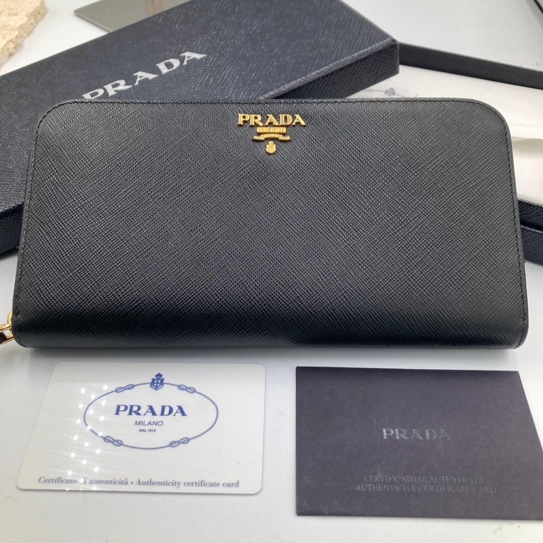 ！極美品！　PRADA プラダ　サフィアーノ　ラウンドファスナー　17Aa