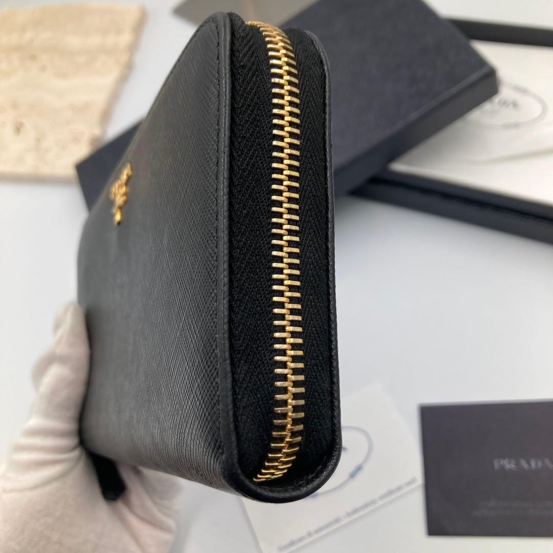 ！極美品！　PRADA プラダ　サフィアーノ　ラウンドファスナー　17Aa