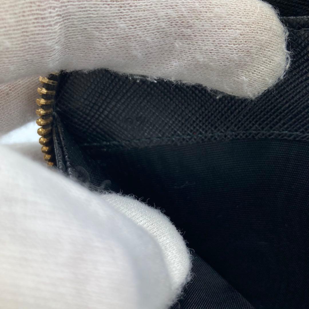 ！極美品！　PRADA プラダ　サフィアーノ　ラウンドファスナー　17Aa