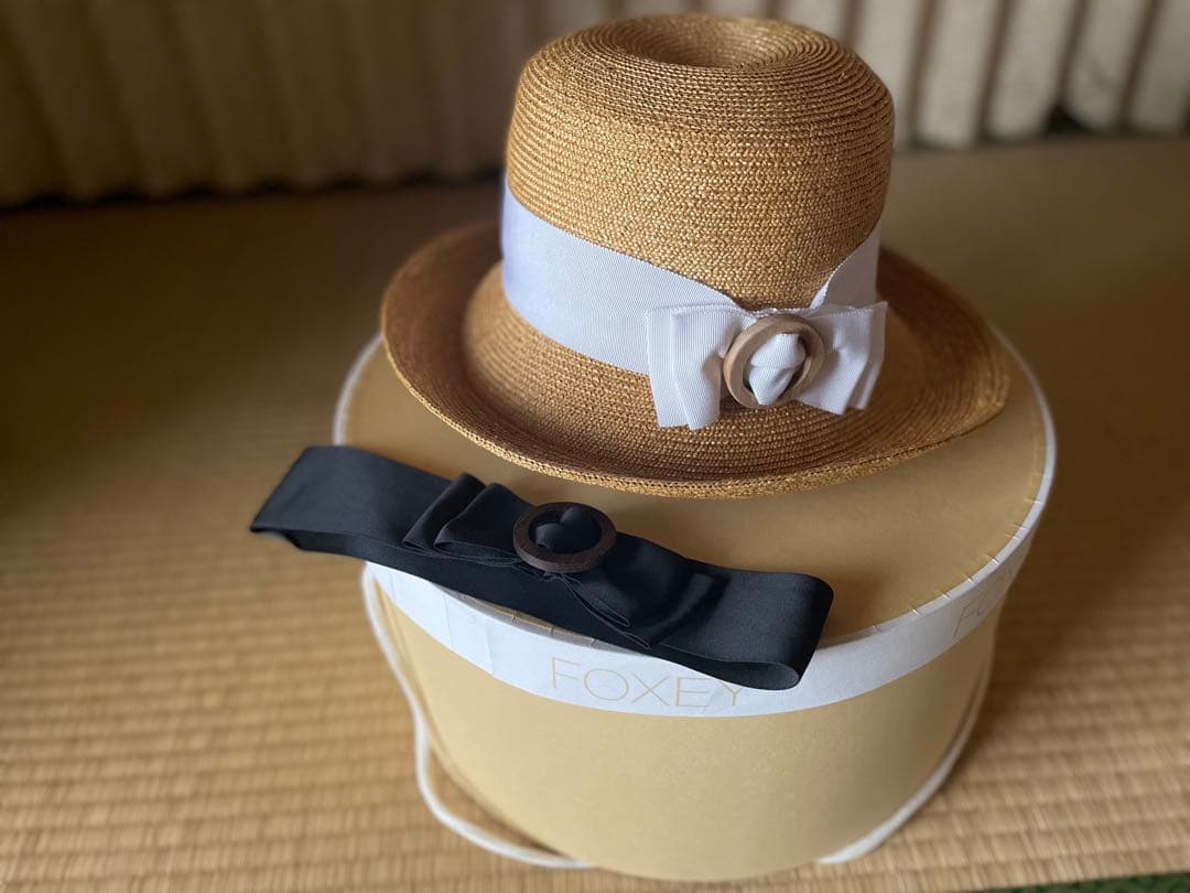 FOXEY リボン付き麦わら帽子 ストローハット