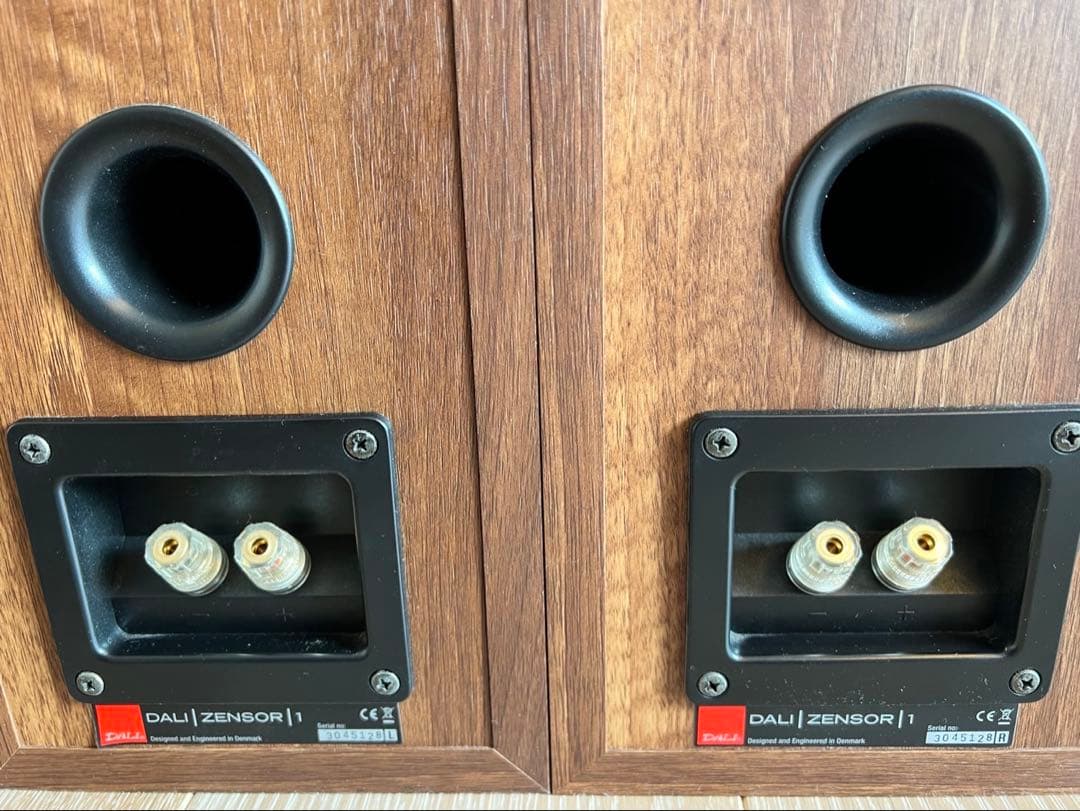 DALI Zensor1 ライトウォルナット2本