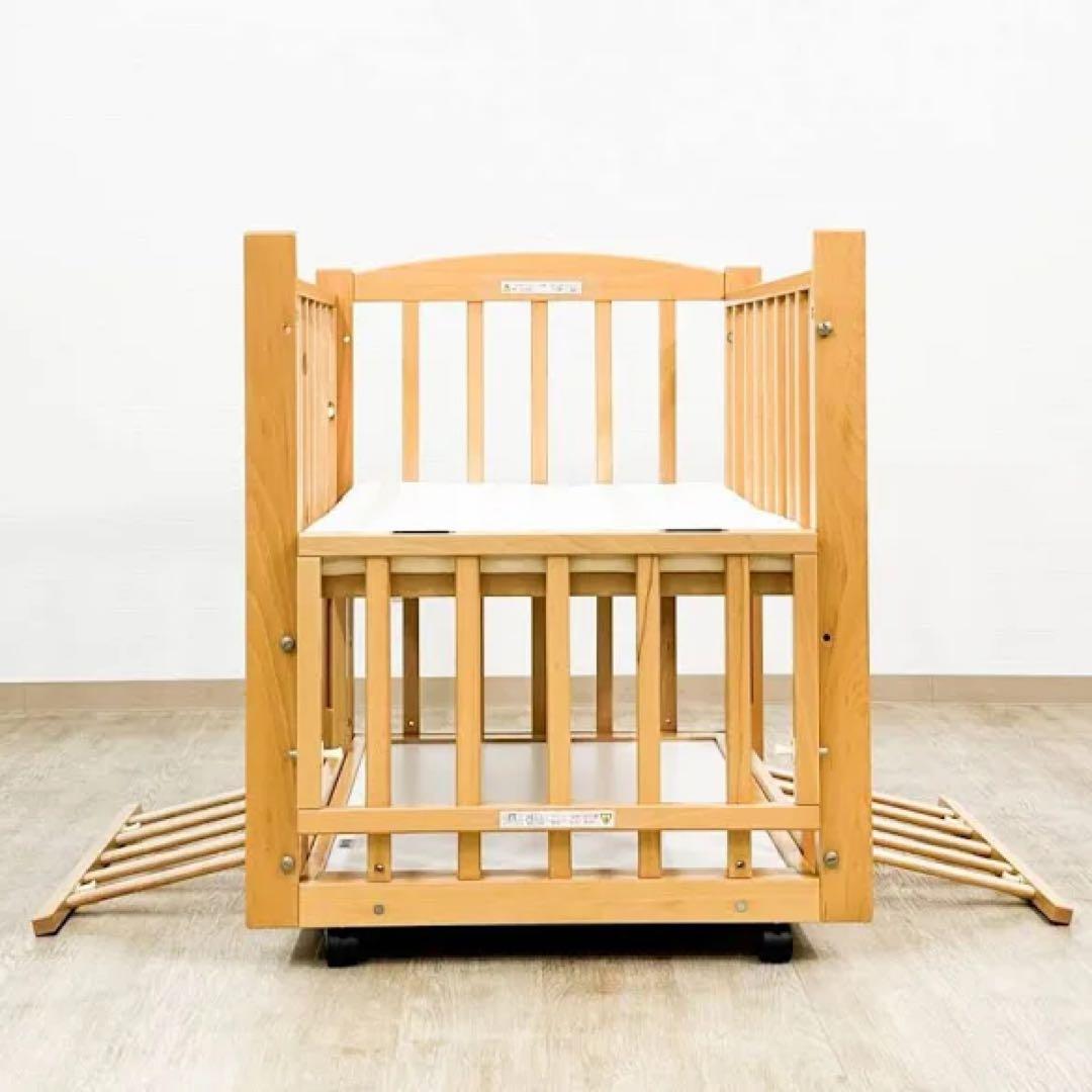 ベビーベッド　ミニサイズ　ツーオープン&収納棚付き！ ヤマサキ　ナチュラル