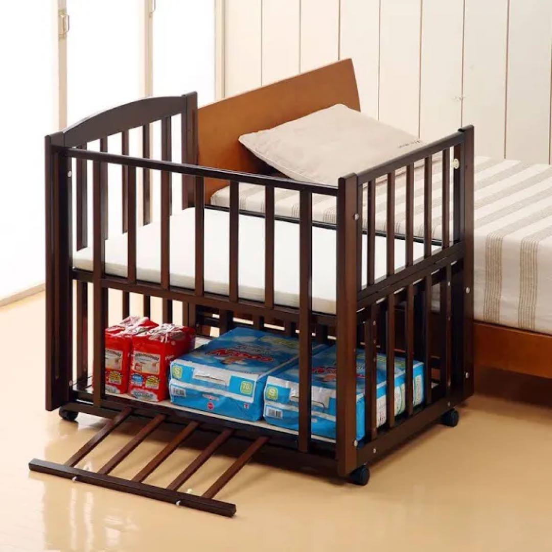 ベビーベッド　ミニサイズ　ツーオープン&収納棚付き！ ヤマサキ　ナチュラル