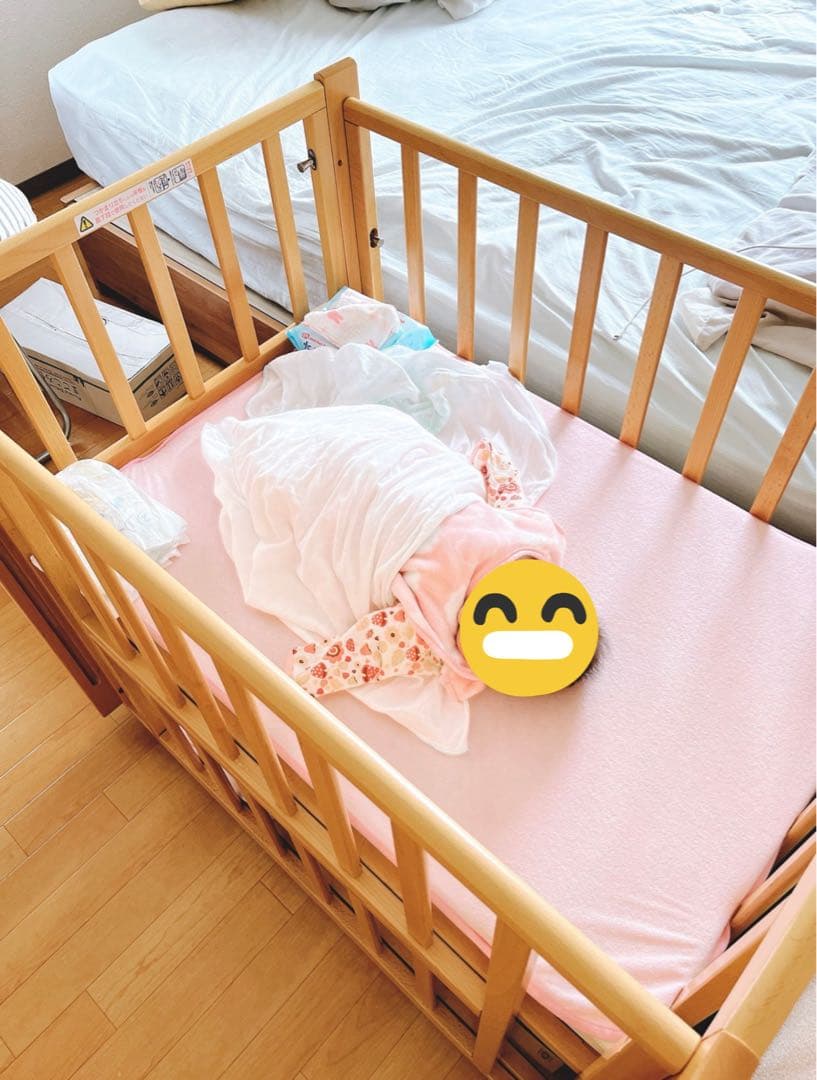 ベビーベッド　ミニサイズ　ツーオープン&収納棚付き！ ヤマサキ　ナチュラル