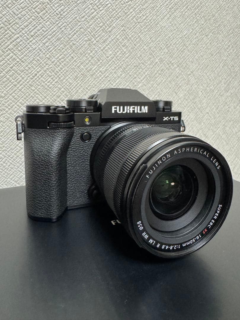 富士フィルム XT5 XF16-50mmレンズキット ブラック