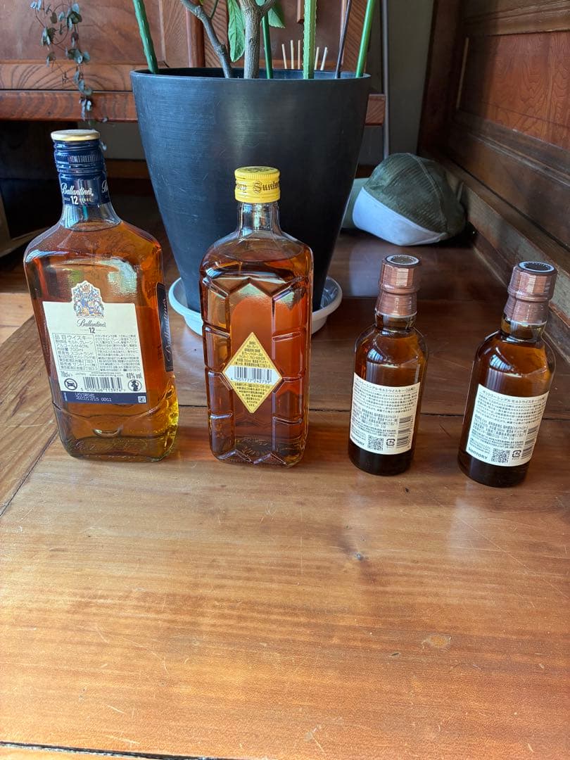 バランタイン12年とサントリーウイスキーセット