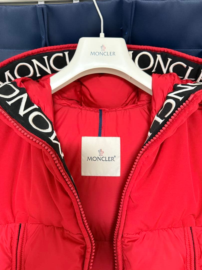 ウサギポトスセール中 【正規品・付属品完備】MONCLER