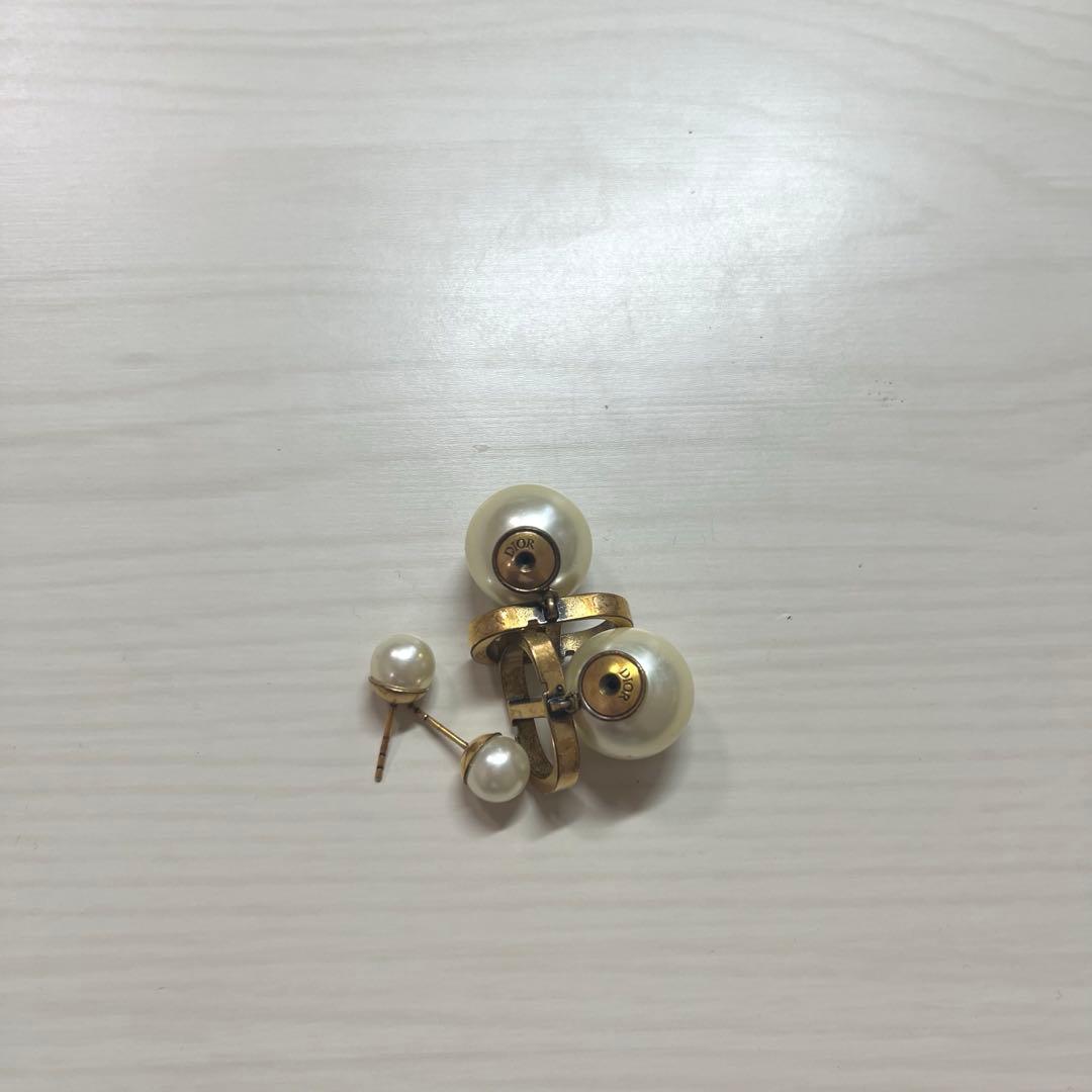 Dior（ディオール）両耳用ピアス